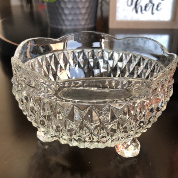 2pc Set Crystal Bowls for snacks, salads! Holds 2 1/2 cups. Like New Condition! - Picture 3 of 8